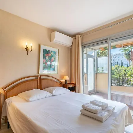 Appartement One Bedroom On The Garden Level *