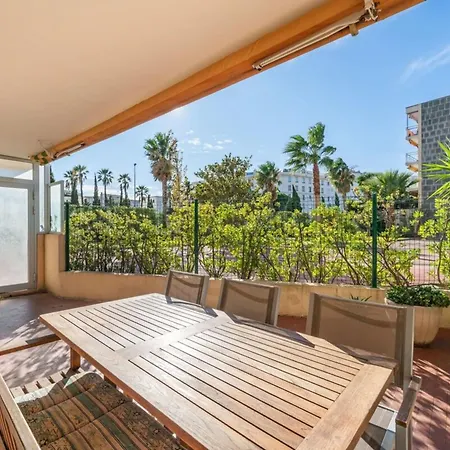 One Bedroom On The Garden Level Appartement Cannes
