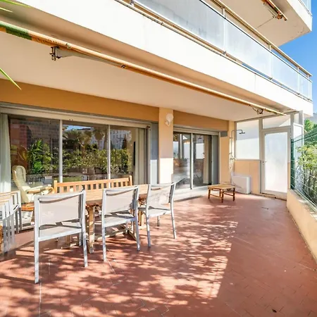 One Bedroom On The Garden Level * Cannes